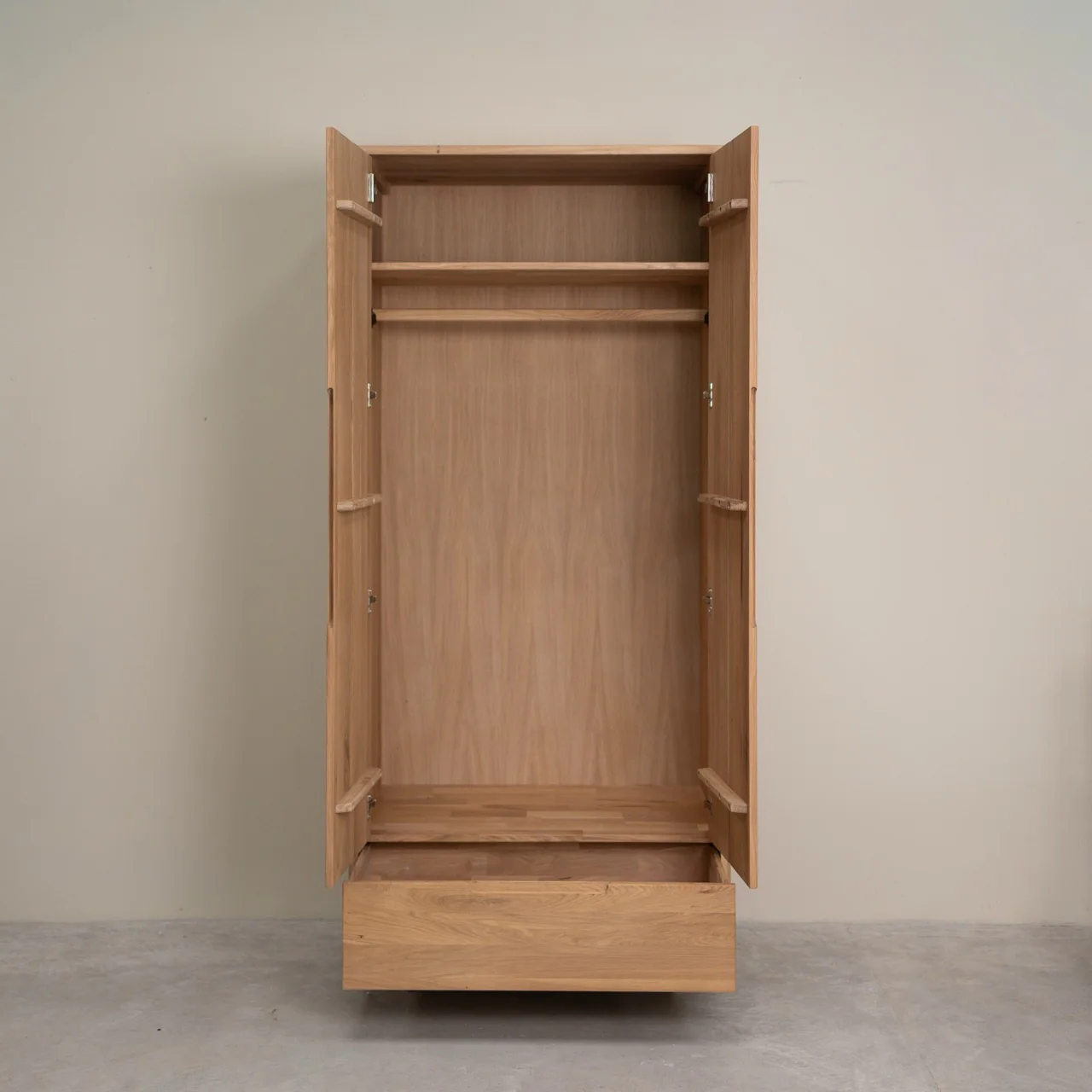 Armario de 2 puertas de madera maciza Sweden | NordicStory - Image 3