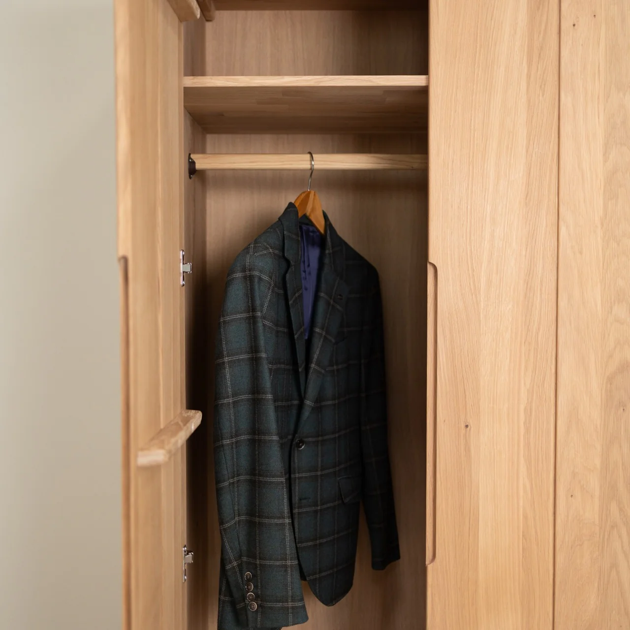 Armario de 2 puertas de madera maciza Sweden | NordicStory - Image 6
