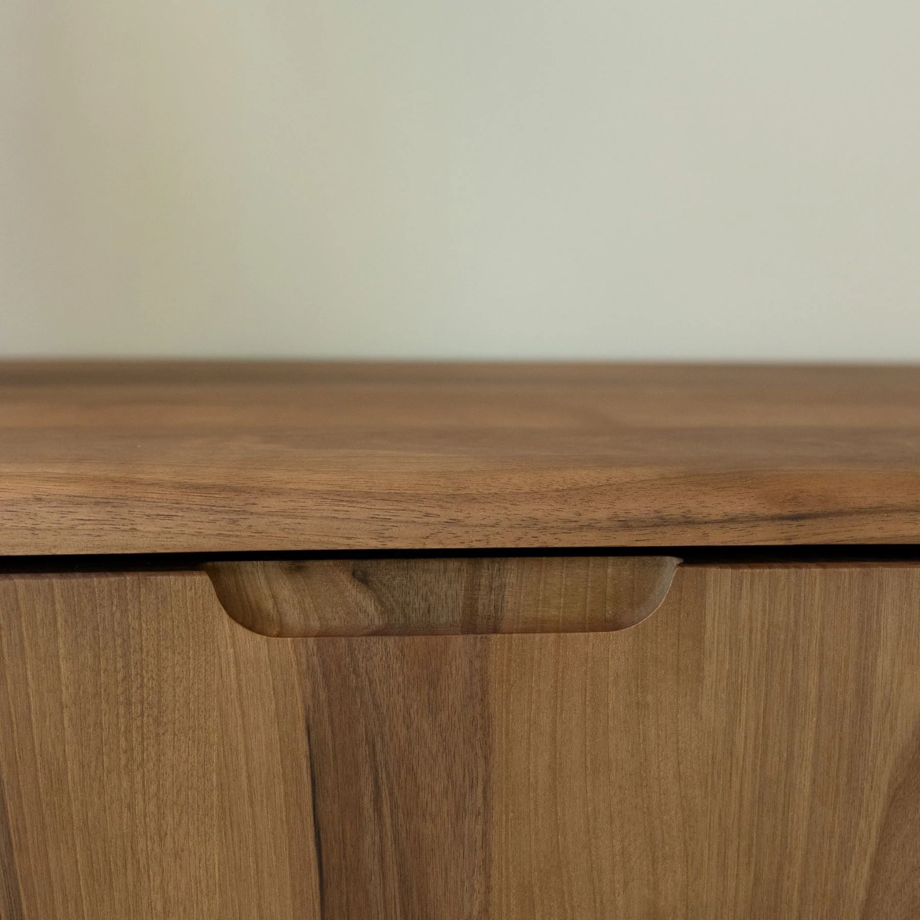 Cómoda de madera maciza SWEDEN 3 | NordicStory - Image 4