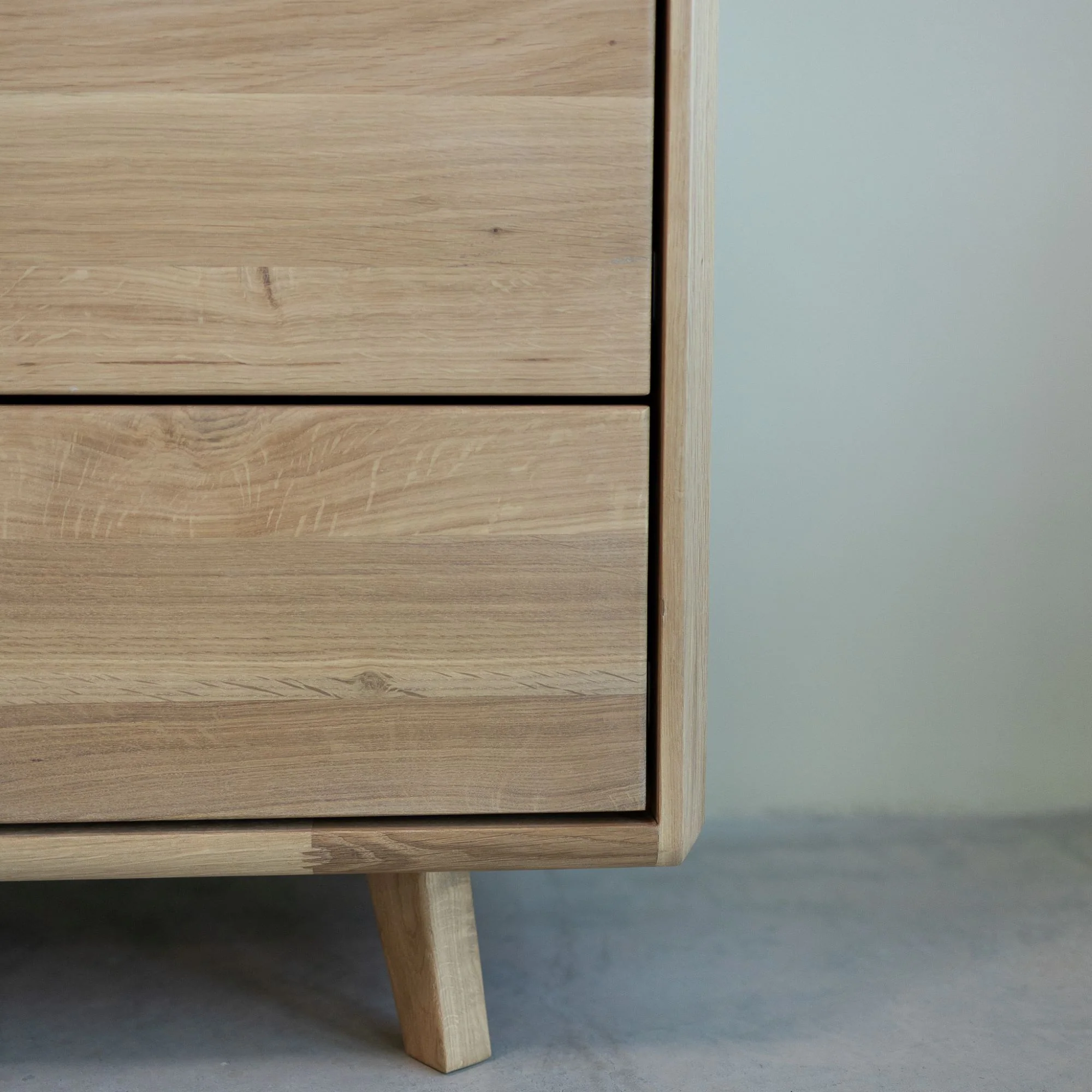 Cómoda de madera maciza SWEDEN 4.1 | NordicStory - Image 7