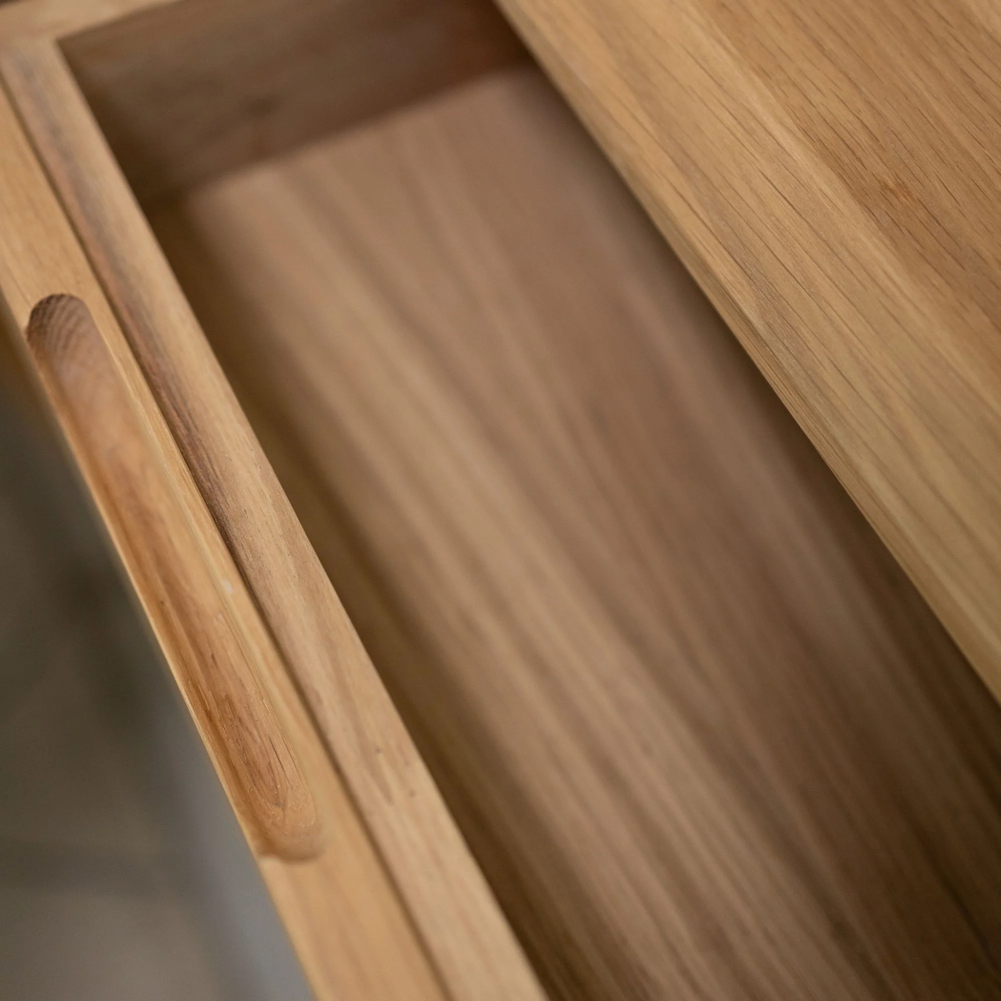 Cómoda de madera maciza SWEDEN 4 | NordicStory - Image 3