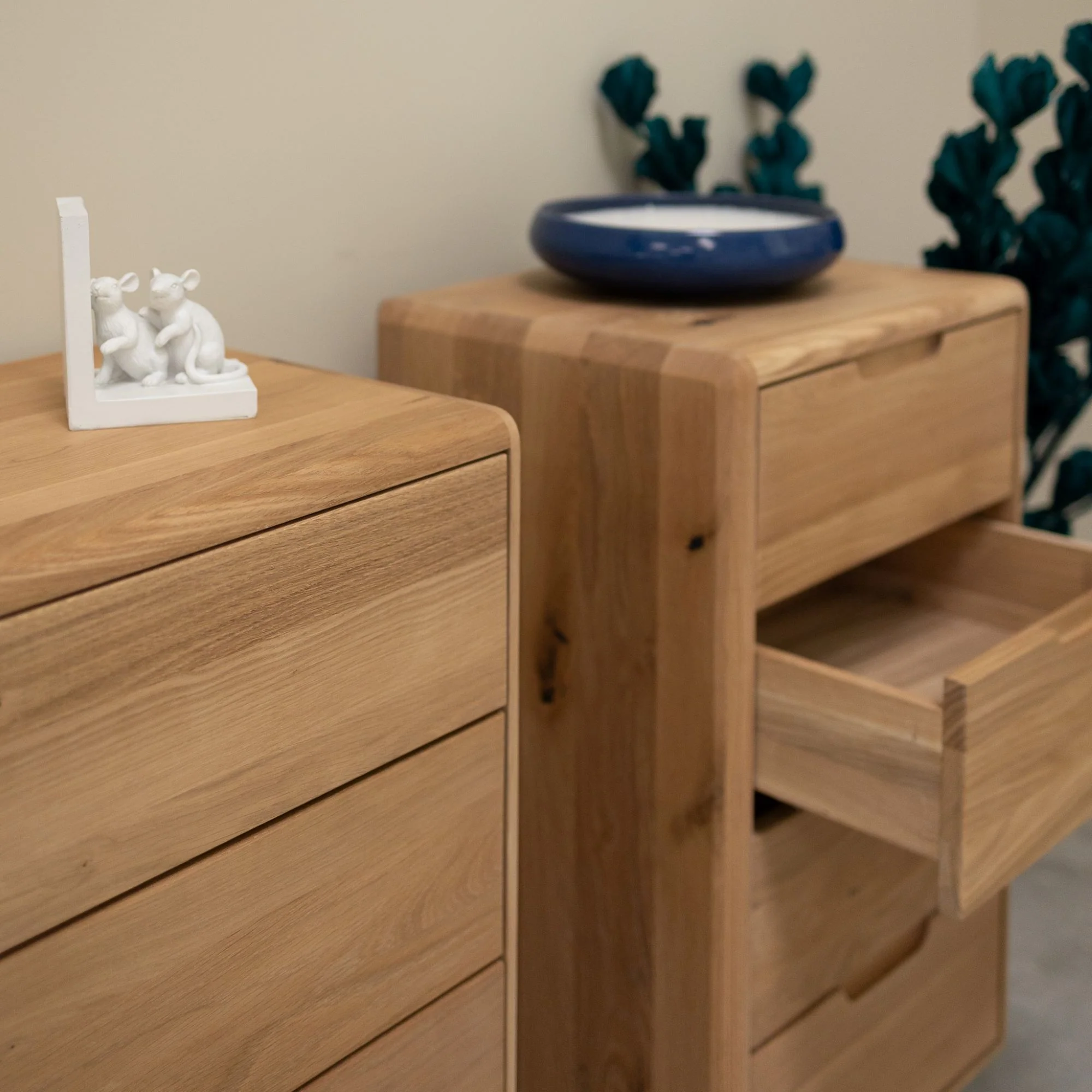 Cómoda de madera maciza SWEDEN 4 | NordicStory - Image 5