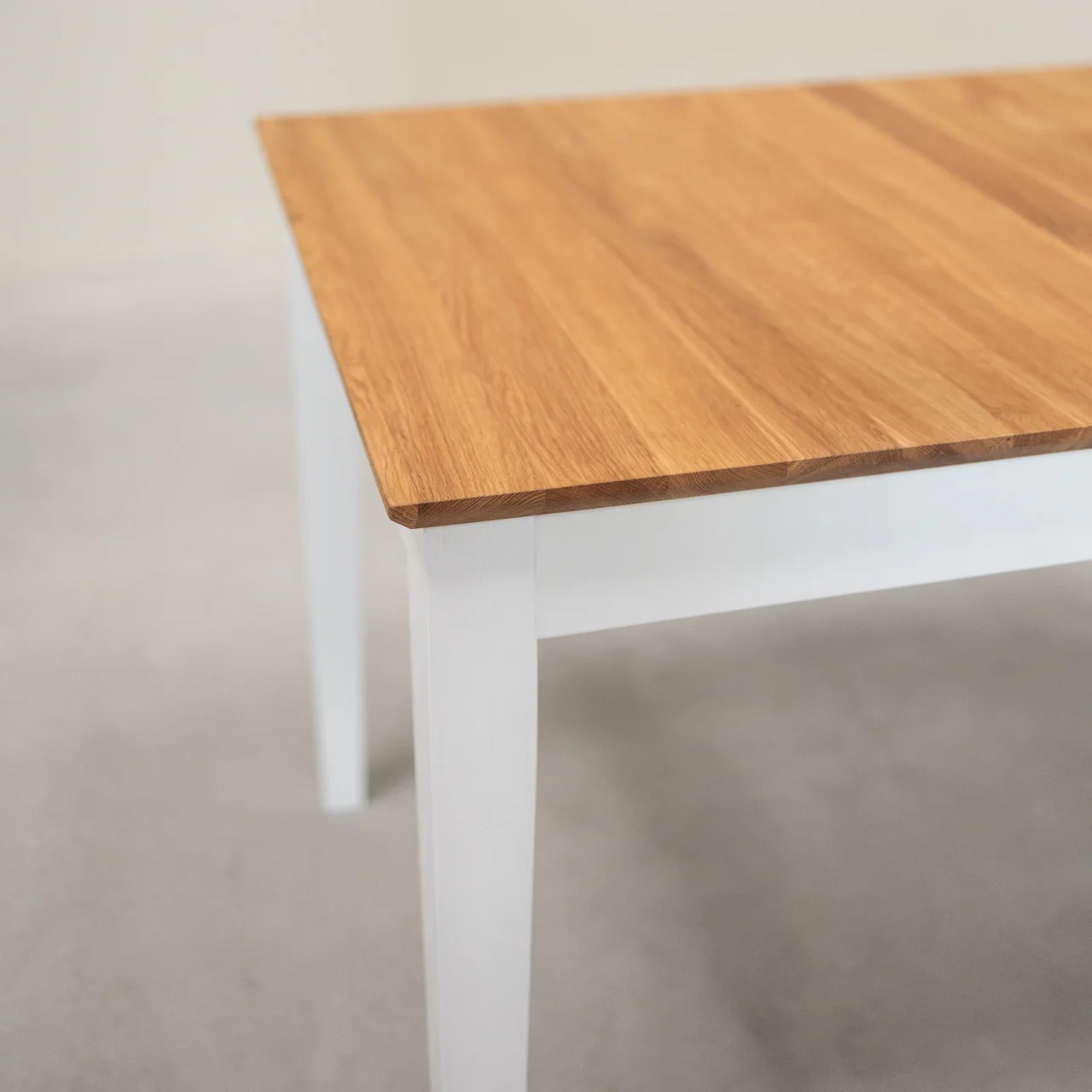 Mesa de comedor extensible de madera maciza Lausanne | NordicStory - Image 9