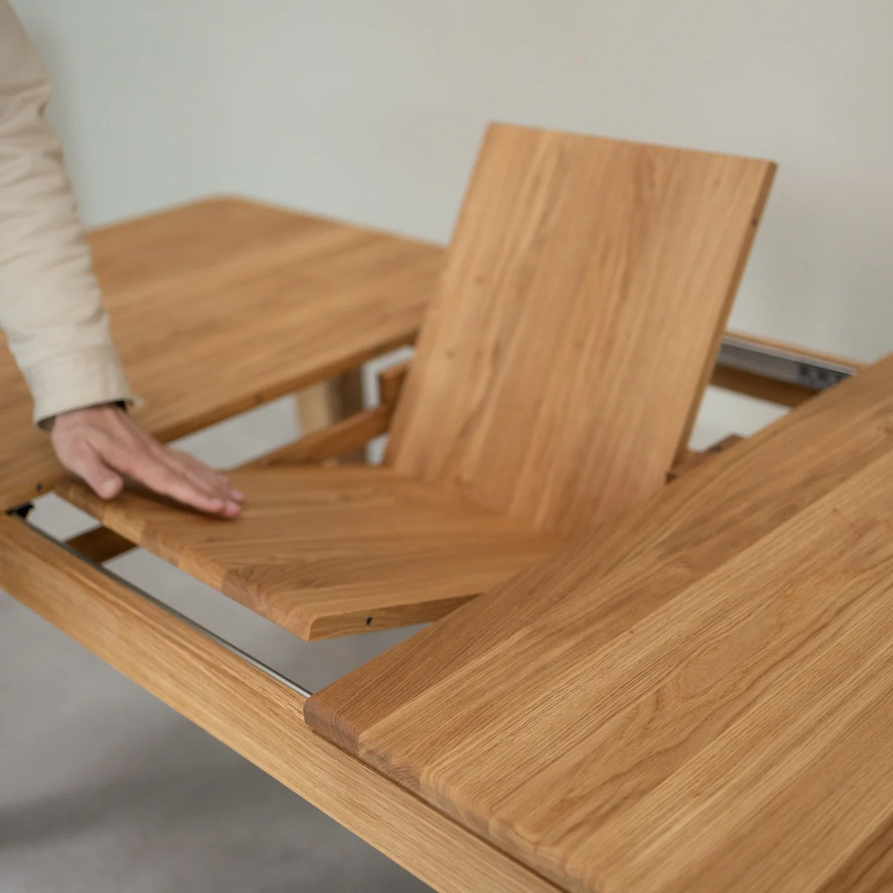 Mesa de comedor extensible de madera maciza roble KODAMA | NordicStory - Image 3