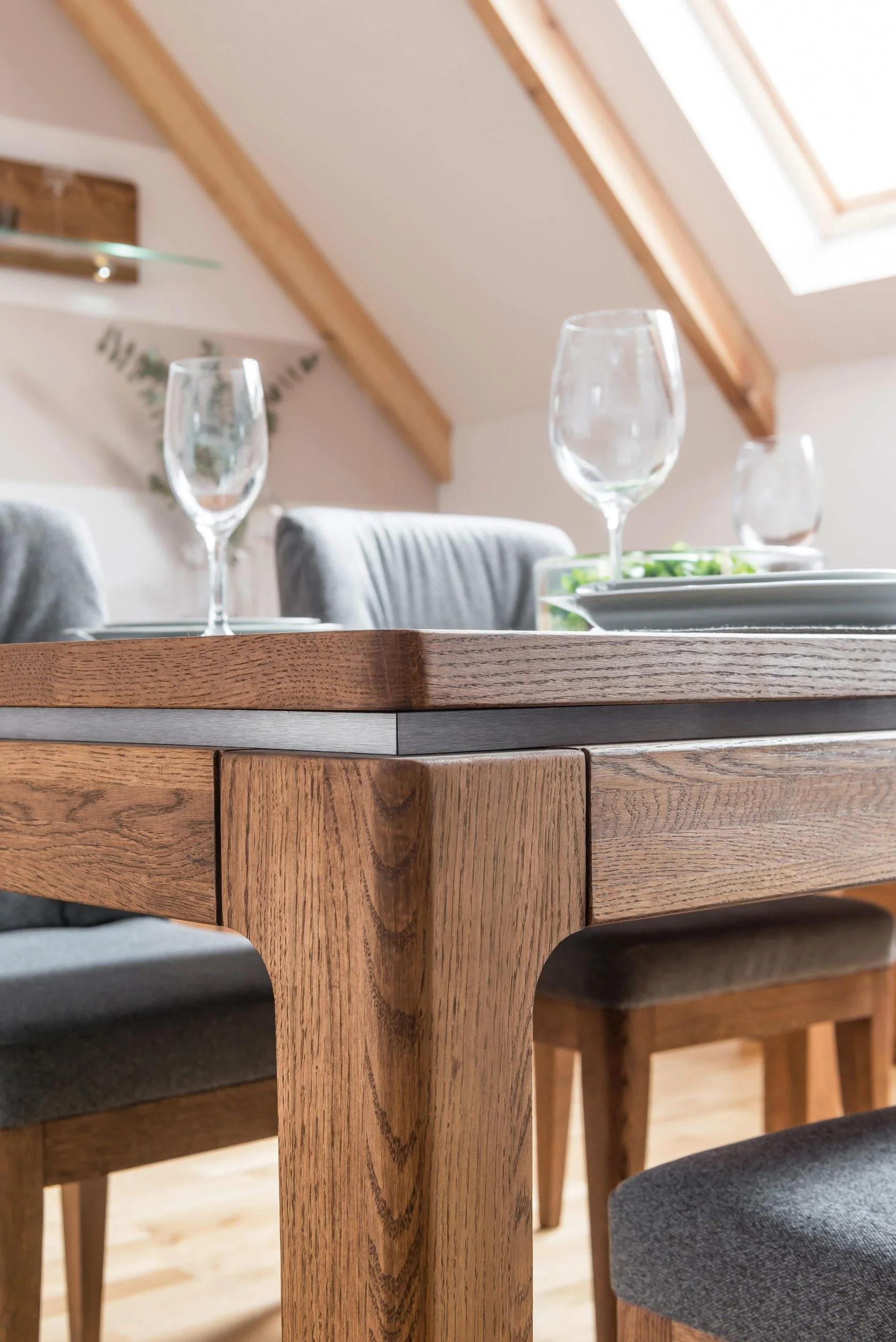 Mesa de comedor extensible de madera de roble Montenegro 40 | LoftStory - Image 3