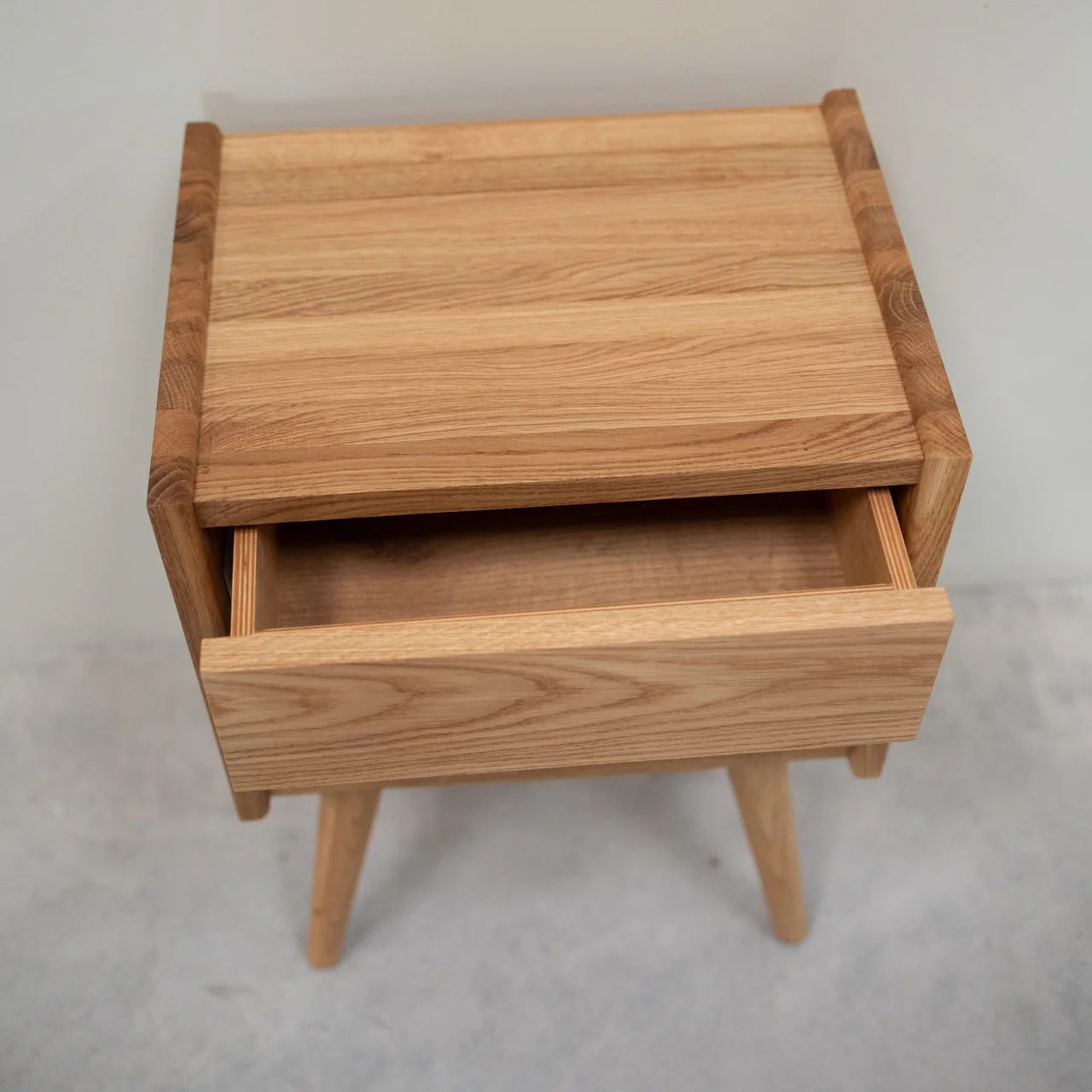 Mesa de noche de madera maciza roble MALMO | NordicStory - Image 3