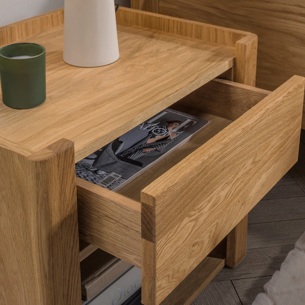Mesa de noche de madera maciza LISBOA 79 | LoftStory - Image 3