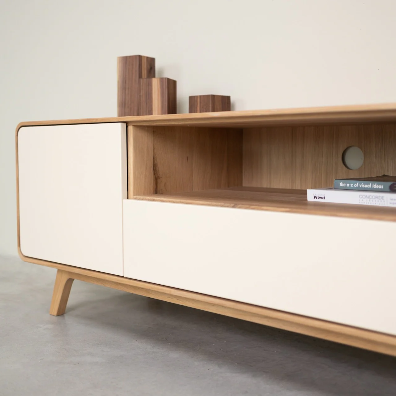 Mueble de TV madera maciza OSLO 3 | NordicStory - Image 3