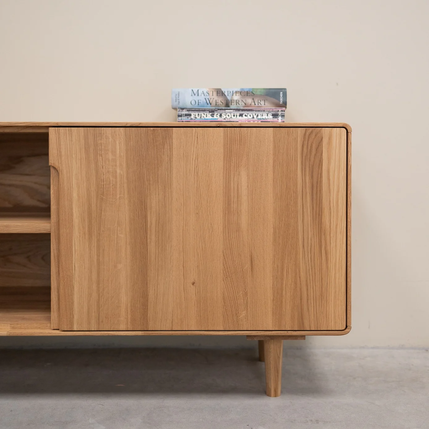 Mueble de TV madera roble AMANDI | NordicStory - Image 4