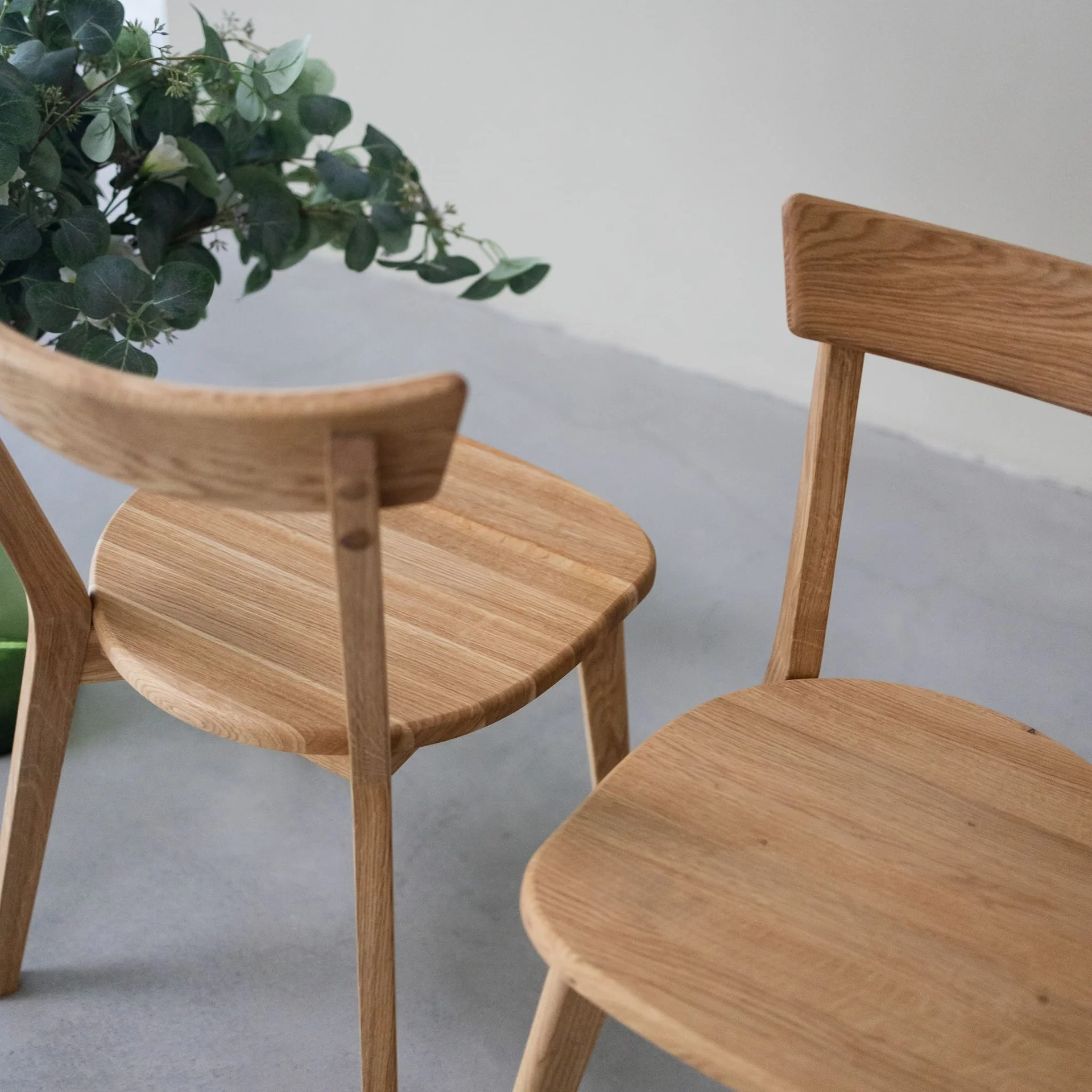 Pack de 2 o 4 sillas de comedor en madera maciza de roble VICTORIA | NordicStory - Image 6