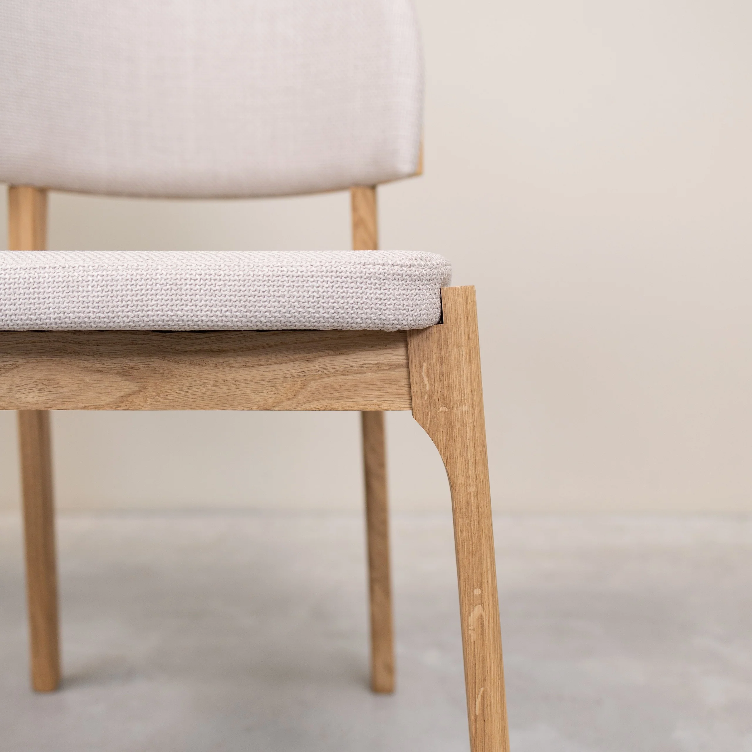 Pack de 2 o 4 Sillas de Madera Maciza de Roble Astrid | NordicStory - Image 6