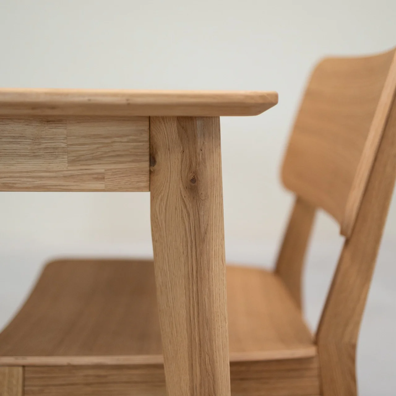 Mesa de comedor cuadrada de madera maciza de roble GUSTAF | NordicStory - Image 4