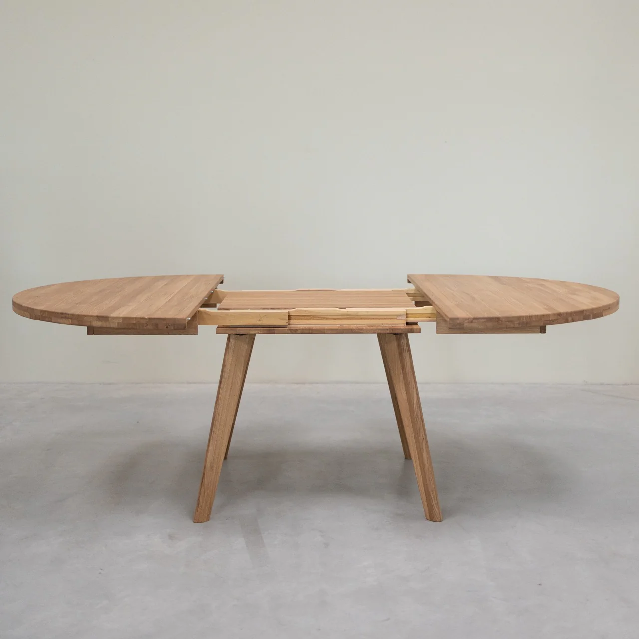 Mesa de comedor redonda y extensible de madera maciza de roble LEA | NordicStory - Image 4
