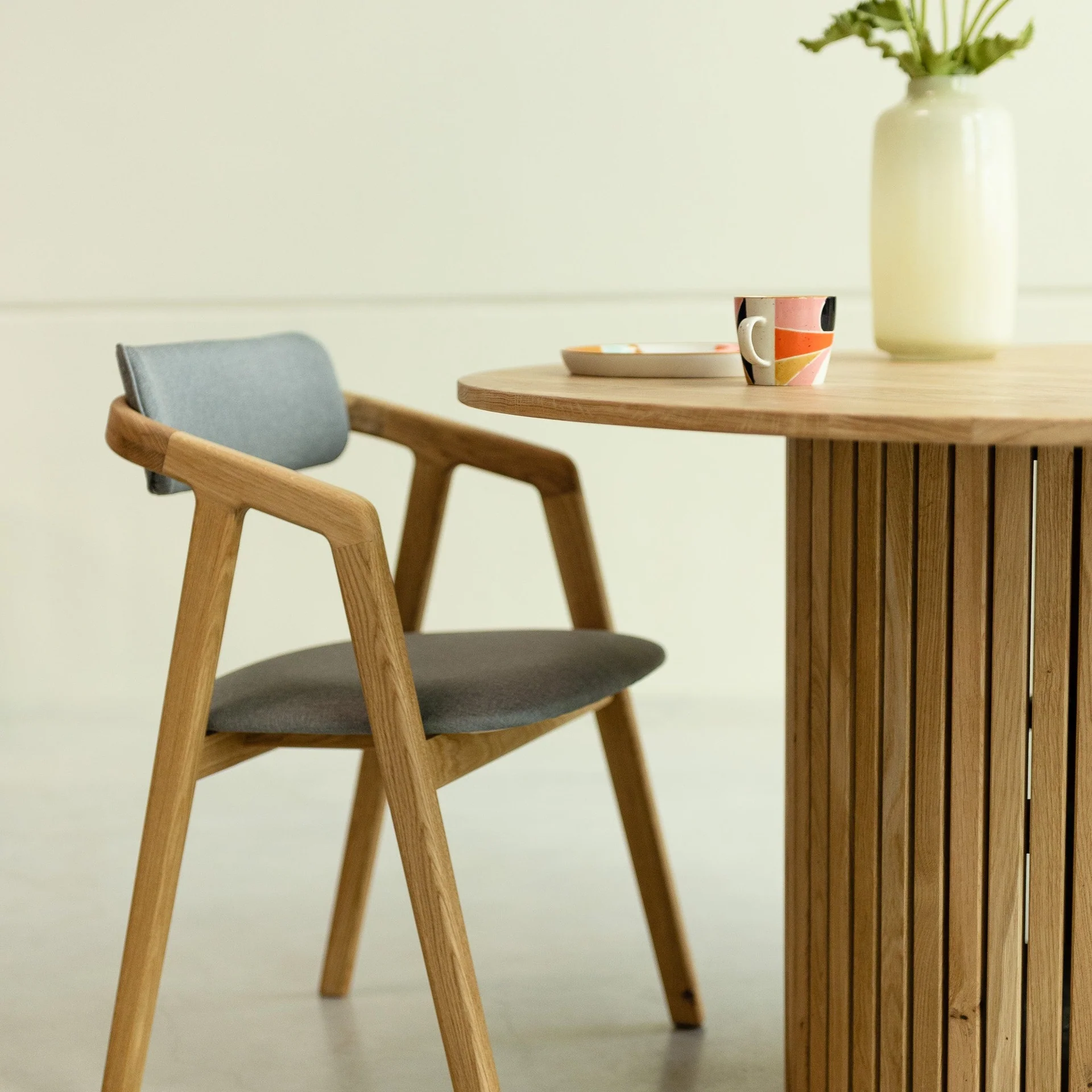 Pack de 2 o 4 Sillas de comedor madera maciza roble tapizadas Soho | NordicStory - Image 9