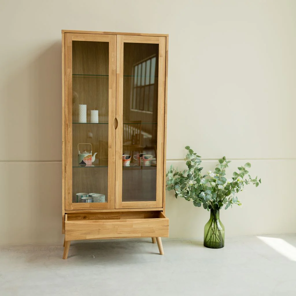 Vitrina de madera de roble MALMO | NordicStory - Image 7