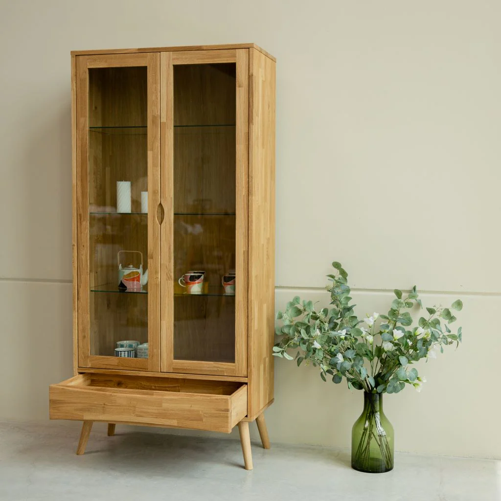 Vitrina de madera de roble MALMO | NordicStory - Image 8