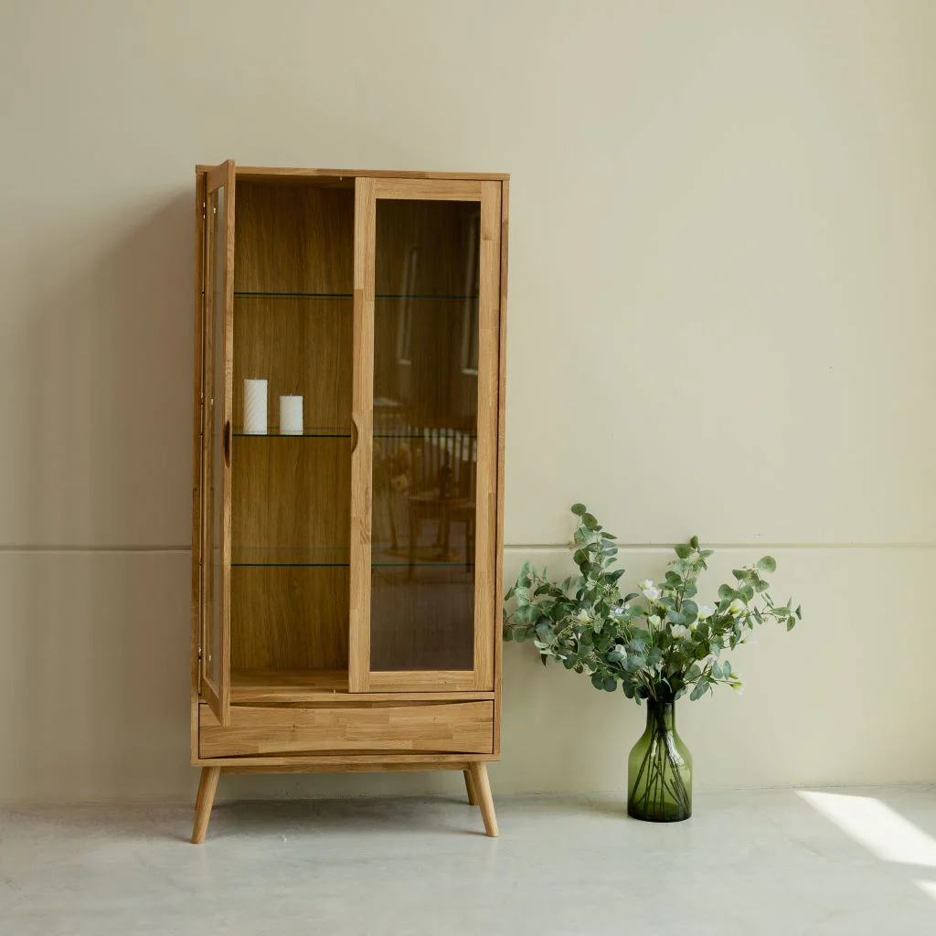 Vitrina de madera de roble MALMO | NordicStory - Image 9